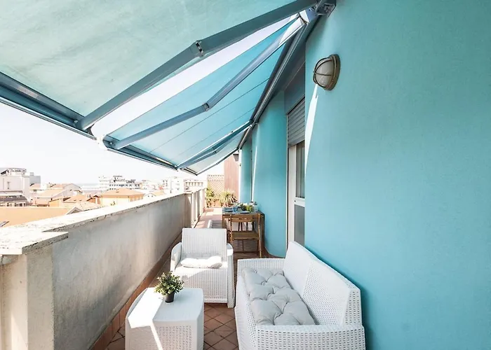 Amazhome - Casa Al Mare Con Terrazzo E Garage Lägenhet Cattolica