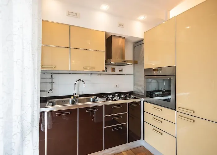 Lägenhet Amazhome - Casa Al Mare Con Terrazzo E Garage